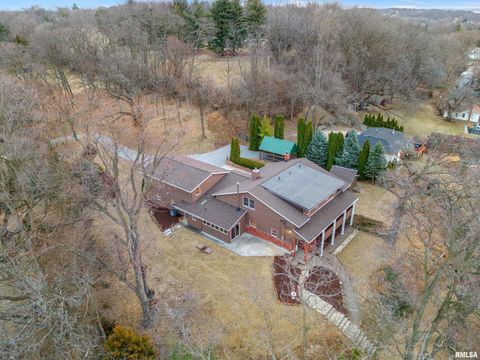 Tiny photo for 7216 VALLEY Drive, Bettendorf, IA 52722 (MLS # QC4269127)