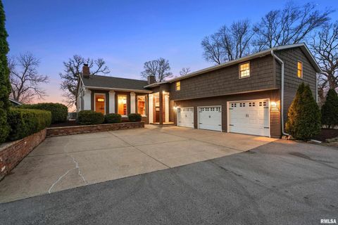 Tiny photo for 7216 VALLEY Drive, Bettendorf, IA 52722 (MLS # QC4269127)