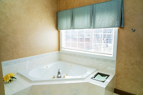 Tiny photo for 15 Greythorne Circle, Bloomington, IL 61704 (MLS # 12589166)