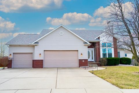 Tiny photo for 15 Greythorne Circle, Bloomington, IL 61704 (MLS # 12589166)