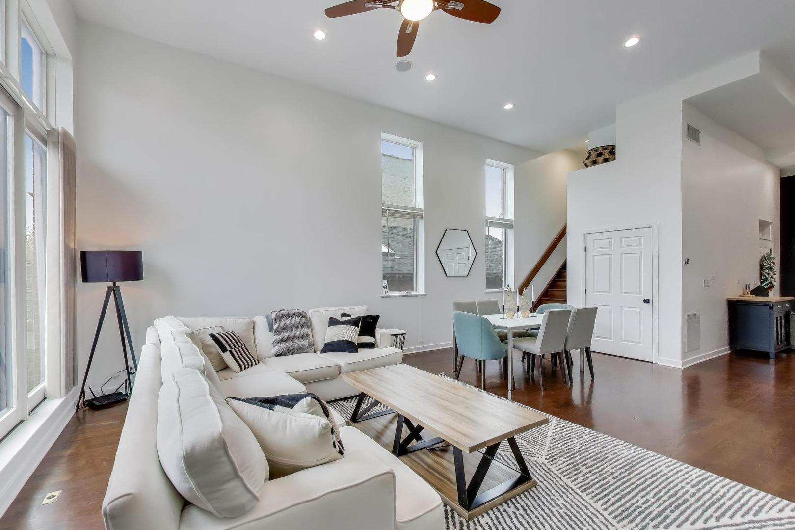 1044 N Wolcott Avenue 3