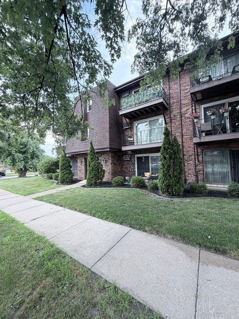 Photo of 7005 99th Street #2W, Chicago Ridge, IL 60415 (MLS # 12746684)