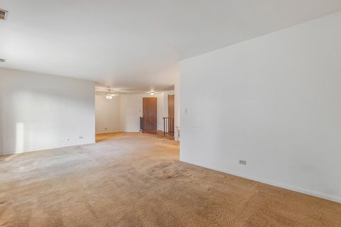 Tiny photo for 170 Grove Avenue #A, Des Plaines, IL 60016 (MLS # 12510189)
