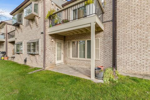 Tiny photo for 170 Grove Avenue #A, Des Plaines, IL 60016 (MLS # 12510189)