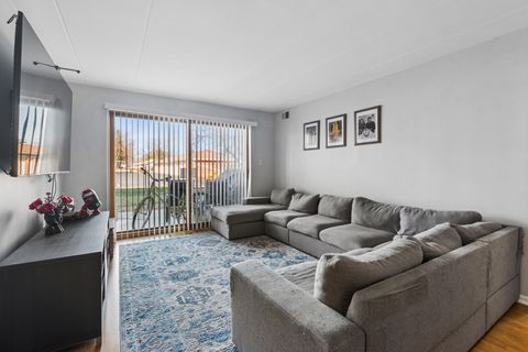 Tiny photo for 5024 Circle Court #1002, Crestwood, IL 60418 (MLS # 12599847)