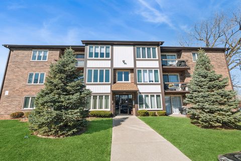 Photo of 5024 Circle Court #1002, Crestwood, IL 60418 (MLS # 12599847)