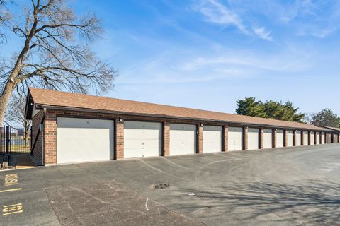 Tiny photo for 5024 Circle Court #1002, Crestwood, IL 60418 (MLS # 12599847)