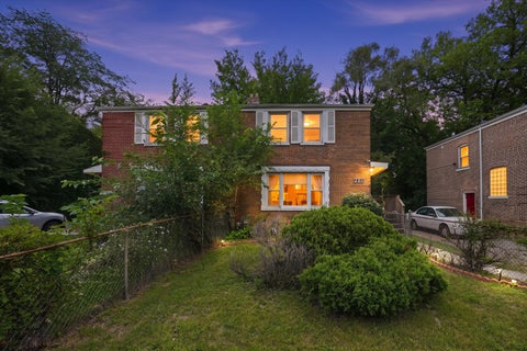 Photo of 9709 S Yates Boulevard, Chicago, IL 60617 (MLS # 12734409)