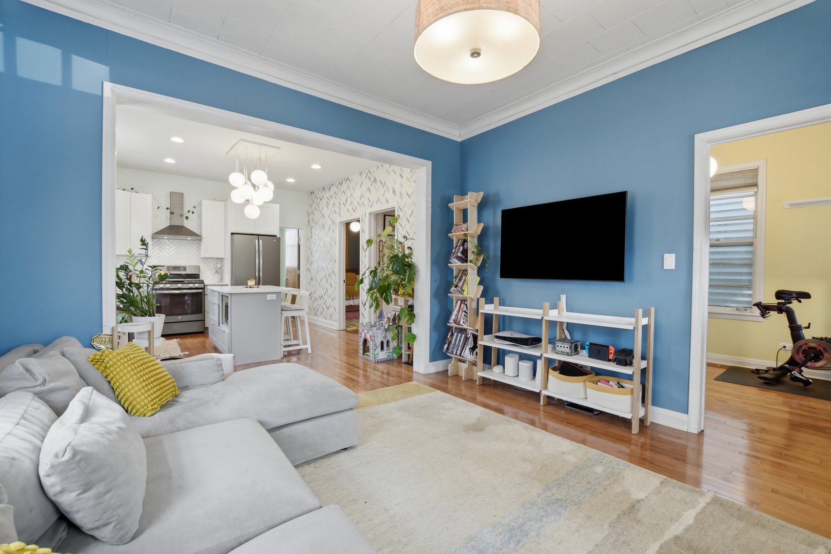 2626 W Francis Place