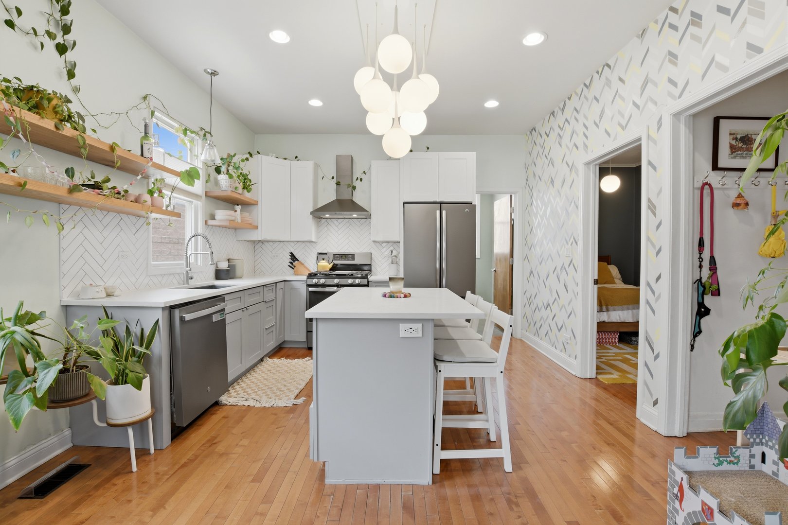 2626 W Francis Place