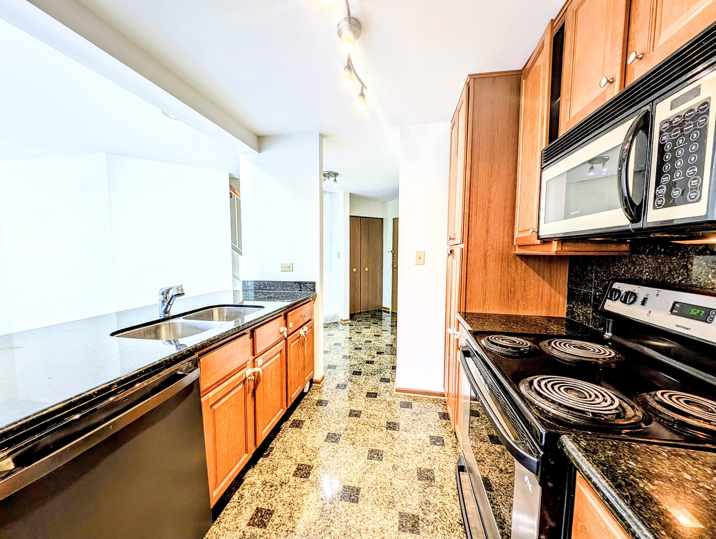 1751 Sleepy Hollow Court 7
