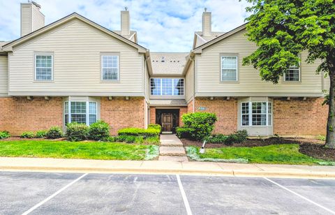 Photo of 1751 Sleepy Hollow Court #7, Schaumburg, IL 60195 (MLS # 12654915)
