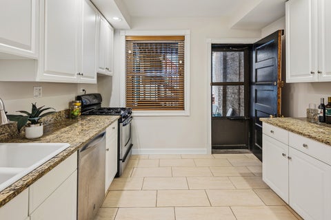 Tiny photo for 3764 N Magnolia Avenue #2, Chicago, IL 60613 (MLS # 12759261)