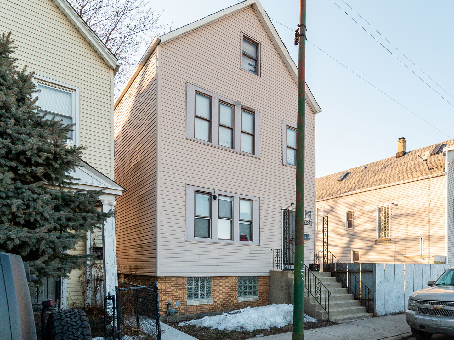 Photo 1 of 13 — 4942 S RACINE Avenue, Chicago, IL 60609