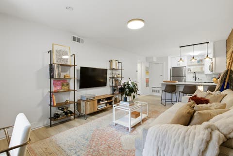Tiny photo for 910 W Diversey Parkway #F, Chicago, IL 60614 (MLS # 12612372)
