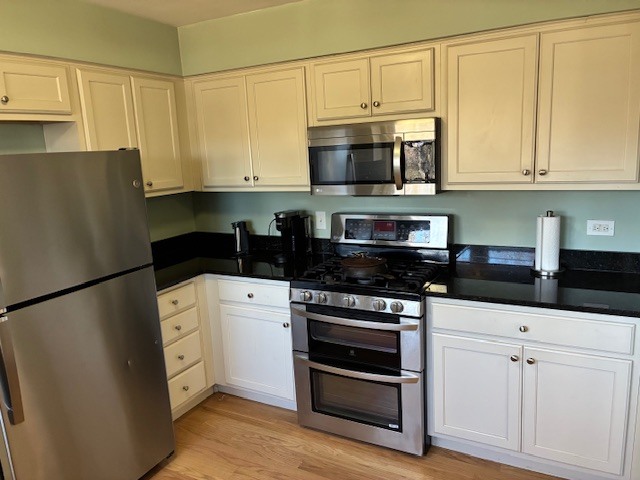 108 CHICAGO Avenue 0