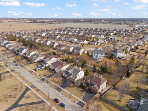 Tiny photo for 621 Western Drive, North Aurora, IL 60542 (MLS # 12592396)