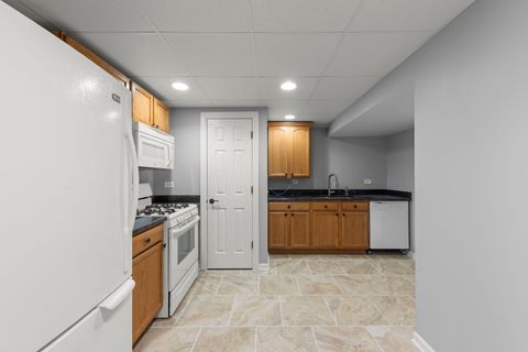 Tiny photo for 621 Western Drive, North Aurora, IL 60542 (MLS # 12592396)