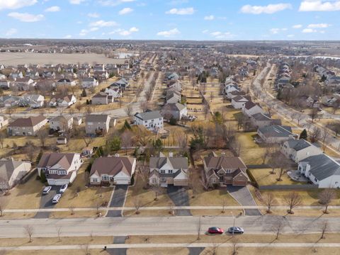 Tiny photo for 621 Western Drive, North Aurora, IL 60542 (MLS # 12592396)