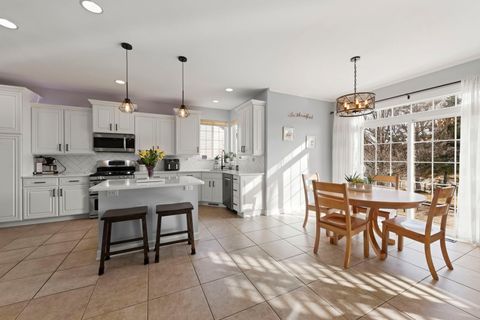 Tiny photo for 621 Western Drive, North Aurora, IL 60542 (MLS # 12592396)