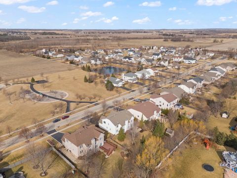 Tiny photo for 621 Western Drive, North Aurora, IL 60542 (MLS # 12592396)