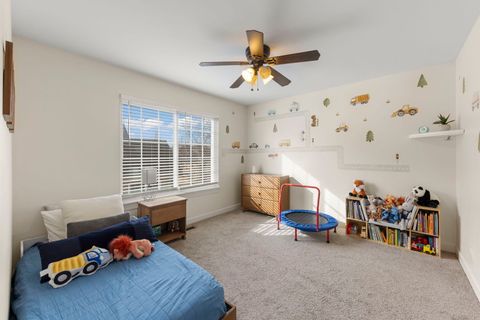 Tiny photo for 621 Western Drive, North Aurora, IL 60542 (MLS # 12592396)