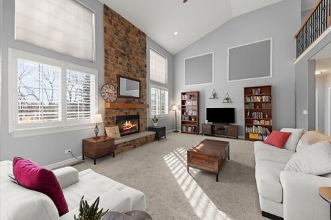 Tiny photo for 621 Western Drive, North Aurora, IL 60542 (MLS # 12592396)