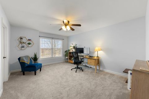 Tiny photo for 621 Western Drive, North Aurora, IL 60542 (MLS # 12592396)