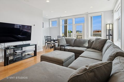 Tiny photo for 2442 N Clybourn Avenue #5S, Chicago, IL 60614 (MLS # 12438401)