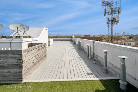 Tiny photo for 2442 N Clybourn Avenue #5S, Chicago, IL 60614 (MLS # 12438401)