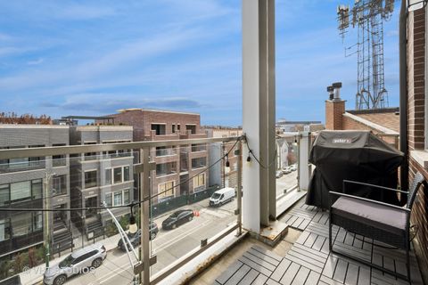 Tiny photo for 2442 N Clybourn Avenue #5S, Chicago, IL 60614 (MLS # 12438401)