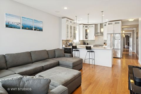 Tiny photo for 2442 N Clybourn Avenue #5S, Chicago, IL 60614 (MLS # 12438401)