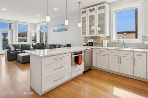 Tiny photo for 2442 N Clybourn Avenue #5S, Chicago, IL 60614 (MLS # 12438401)