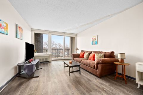 Tiny photo for 1043 S York Road #406, Bensenville, IL 60106 (MLS # 12586294)