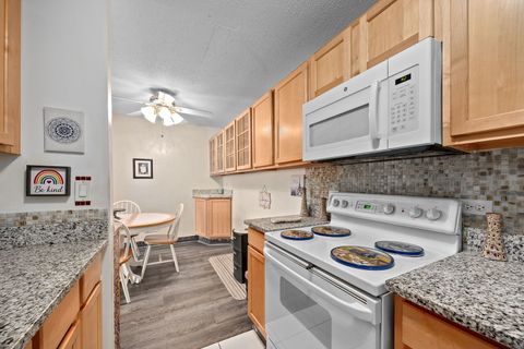 Tiny photo for 1043 S York Road #406, Bensenville, IL 60106 (MLS # 12586294)