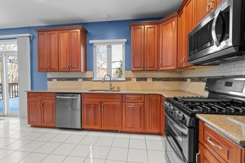 Tiny photo for 5 Talcott Avenue, Crystal Lake, IL 60014 (MLS # 12528800)