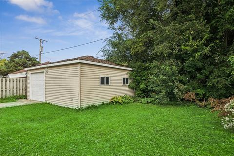Tiny photo for 1719 N 77th Court, Elmwood Park, IL 60707 (MLS # 12483968)