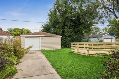 Tiny photo for 1719 N 77th Court, Elmwood Park, IL 60707 (MLS # 12483968)