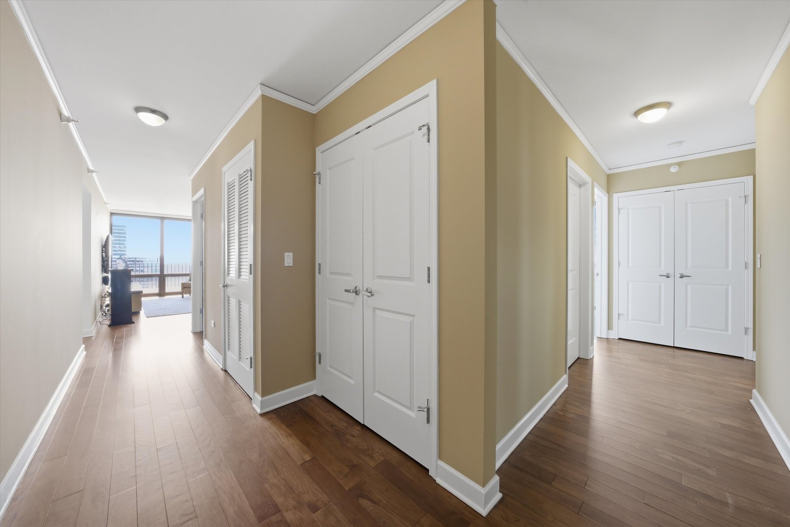 225 N Columbus Drive 7201