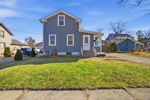 Tiny photo for 110 N Seminary Avenue, Woodstock, IL 60098 (MLS # 12581866)