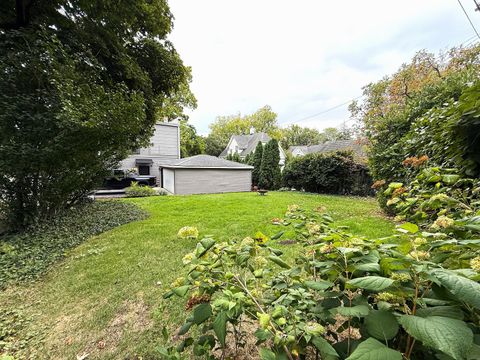 Tiny photo for 102 S Quincy Street, Hinsdale, IL 60521 (MLS # 12493020)
