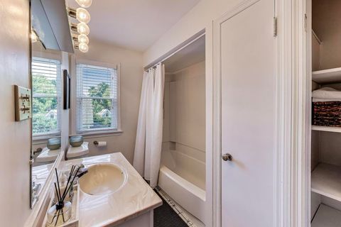 Tiny photo for 102 S Quincy Street, Hinsdale, IL 60521 (MLS # 12493020)