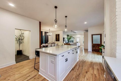 Tiny photo for 102 S Quincy Street, Hinsdale, IL 60521 (MLS # 12493020)