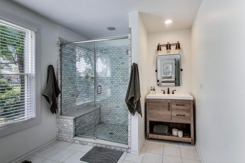 Tiny photo for 102 S Quincy Street, Hinsdale, IL 60521 (MLS # 12493020)