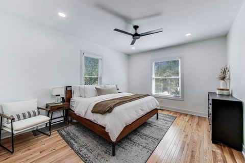 Tiny photo for 102 S Quincy Street, Hinsdale, IL 60521 (MLS # 12493020)