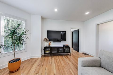 Tiny photo for 102 S Quincy Street, Hinsdale, IL 60521 (MLS # 12493020)
