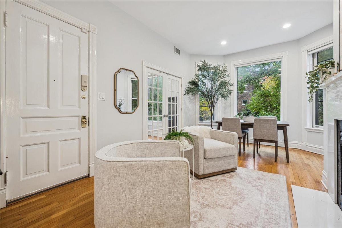 734 W Belden Avenue 2