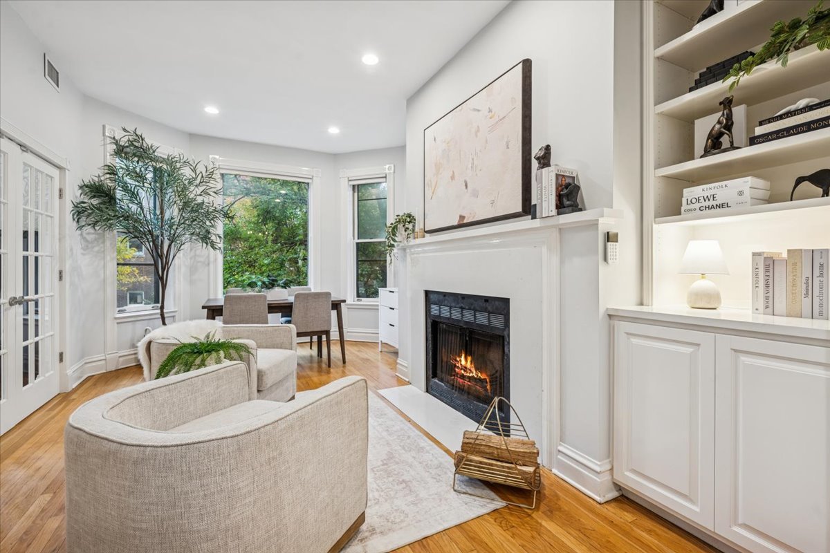 734 W Belden Avenue 2