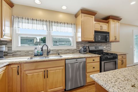 Tiny photo for 953 Moccasin Court, Carol Stream, IL 60188 (MLS # 12691492)