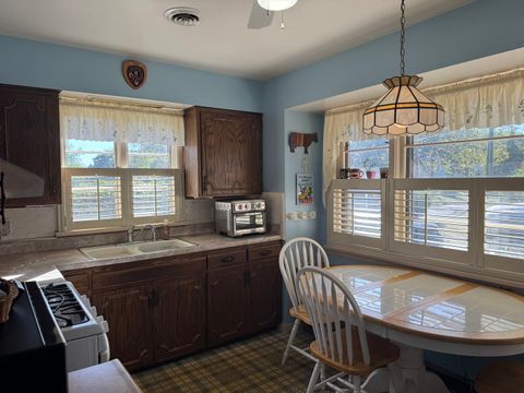 Tiny photo for 700 N Garfield Street, Harvard, IL 60033 (MLS # 12489710)